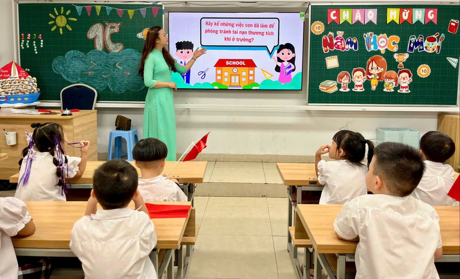 Học sinh hào hứng chia sẻ những việc đã làm để phòng tránh tai nạn thương tích trong giờ học đầu năm Học sinh hào hứng chia sẻ những việc đã làm để phòng tránh tai nạn thương tích trong giờ học đầu năm