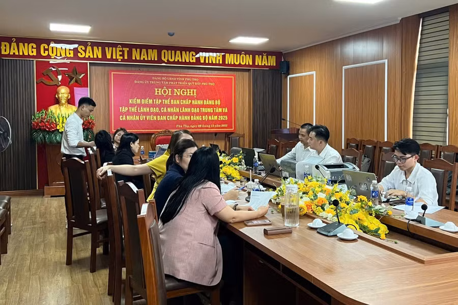 Ngoài phòng giám sát đấu giá trực tuyến tại Trung tâm Quỹ đất, đơn vị tổ chức không phải thuê thêm hội trường, địa điểm tổ chức đấu giá.