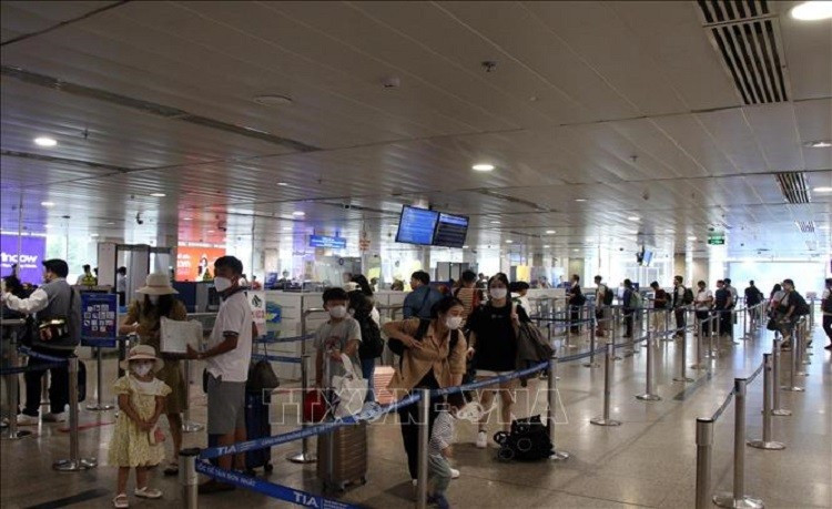 Sân bay Tân Sơn Nhất dự kiến đón 122 nghìn khách/ngày trong dịp lễ 30/4 - 1/5