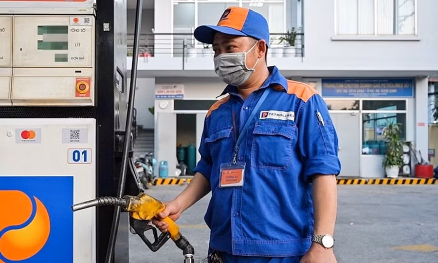 Dự báo, giá xăng có thể sẽ tăng từ 500 - 600 đồng/lít