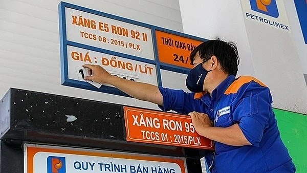 Giá xăng giảm sau 3 lần tăng liên tiếp