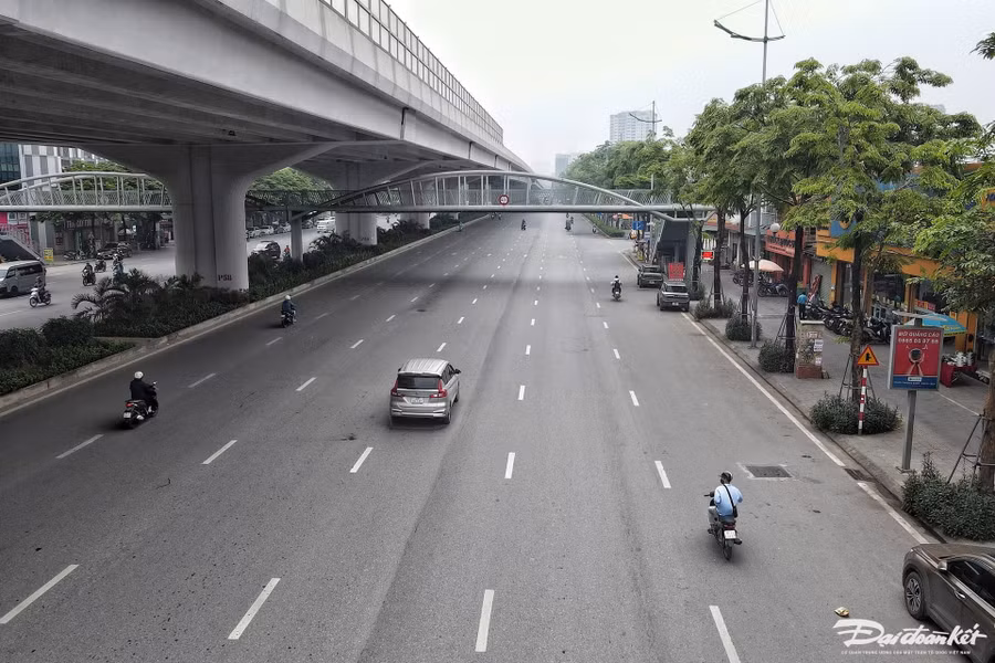 Hà Nội phân làn cứng trên đường Phạm Văn Đồng từ 4/7