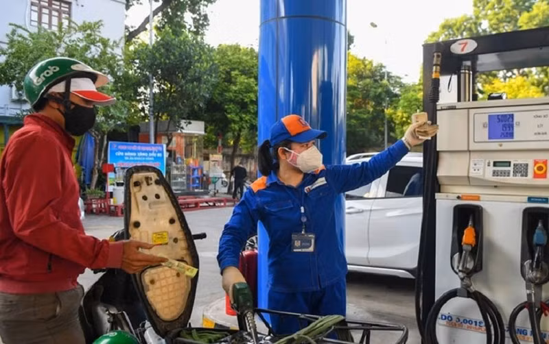 Giá xăng dầu dự báo giảm mạnh từ 1.000-1.440 đồng/lít