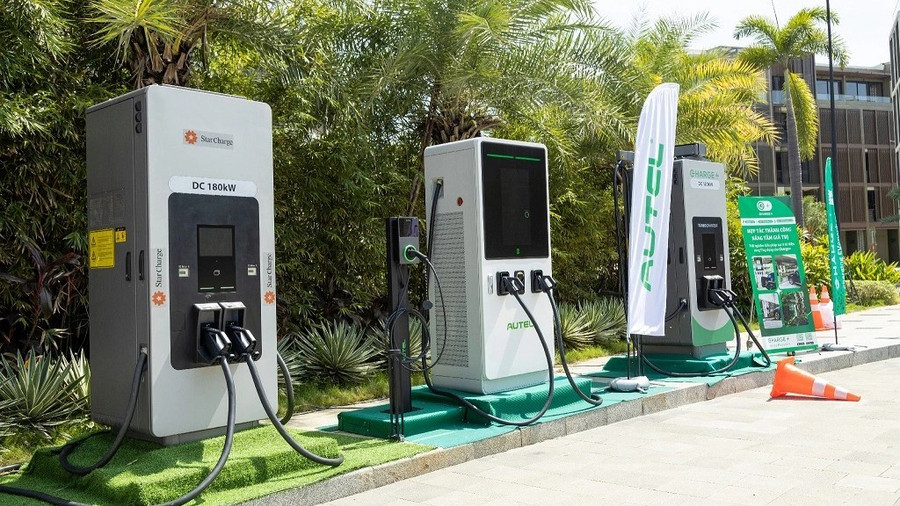 Có công tơ riêng, trạm sạc xe điện được tính giá theo giờ