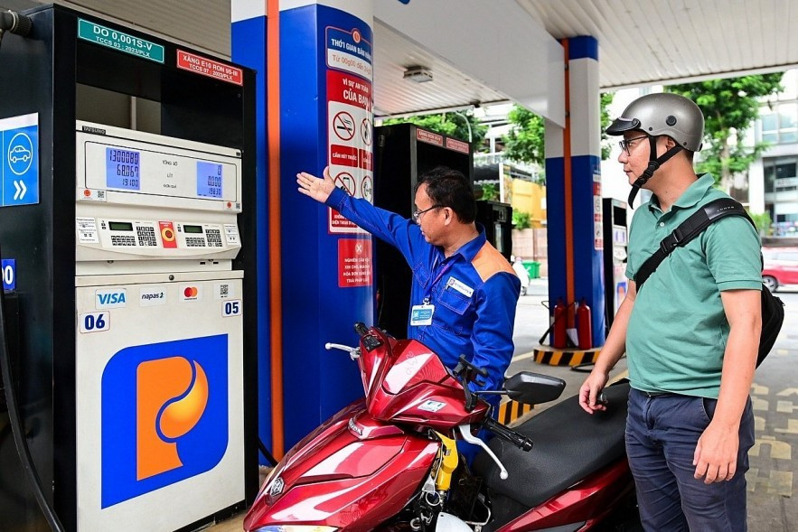 Giá xăng ngày mai dự báo quay đầu giảm sâu