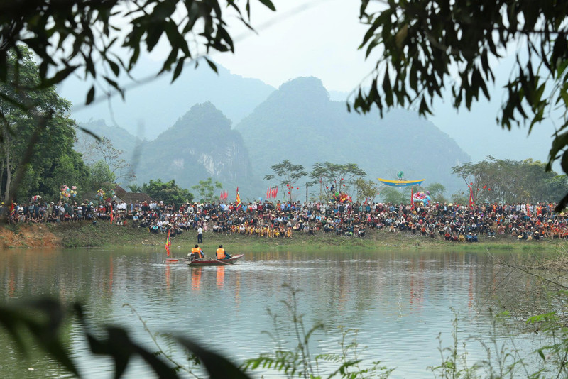 Lễ hội hoa gạo xã Nhân Hòa được tổ chức nhằm quảng bá hình ảnh văn hóa, vùng đất, con người, tiềm năng du lịch tới du khách thập phương. dua-thuyen-3.jpg