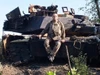 Kornet dễ dàng xuyên thủng lớp giáp và động cơ của xe tăng M1A1 Abrams