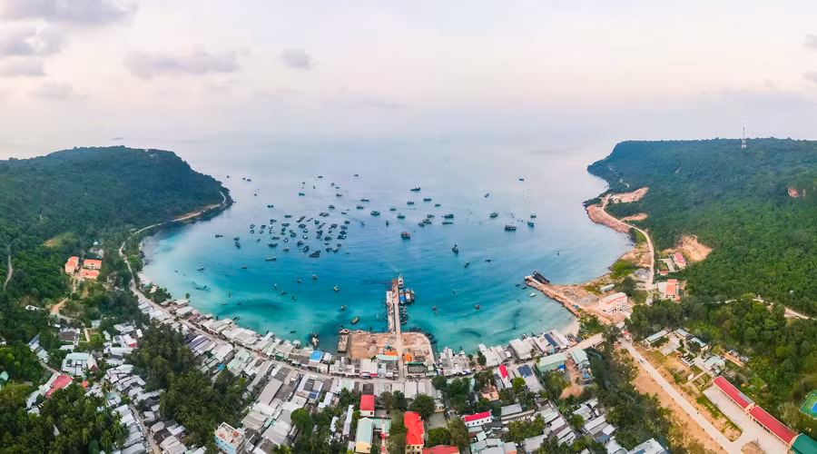 Góc nhìn trên cao của xã Thổ Châu, TP Phú Quốc (Kiên Giang).