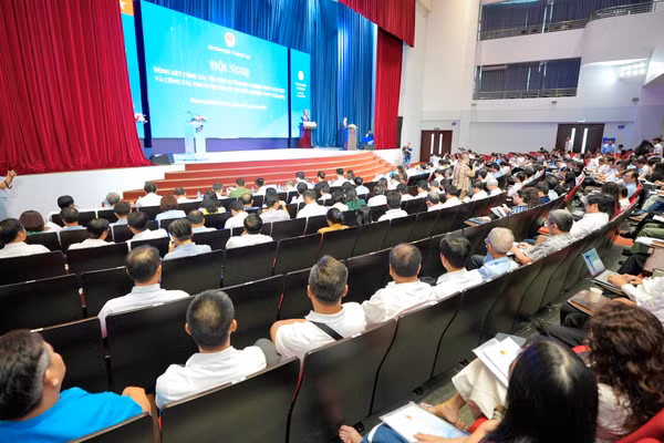 Toàn cảnh hội nghị tổng kết công tác tổ chức Kỳ thi tốt nghiệp THPT năm 2025 và chuẩn bị cho kỳ thi năm 2026.