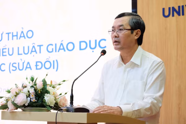 Thứ trưởng Nguyễn Văn Phúc chủ trì tọa đàm. Ảnh: Mạnh Tùng