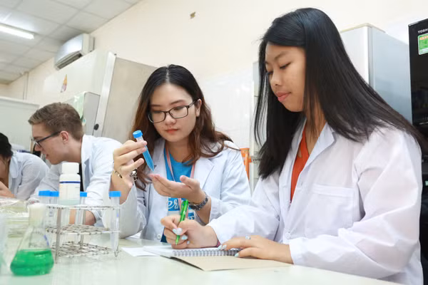 Sinh viên Trường Đại học Quốc tế (Đại học Quốc gia TPHCM). Ảnh: NTCC.