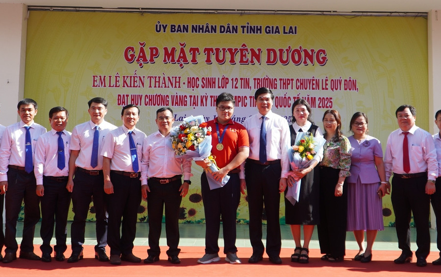 Thành tích của em Lê Kiến Thành không chỉ là niềm tự hào của cá nhân, gia đình, nhà trường, mà còn là niềm kiêu hãnh của nhân dân Gia Lai. Ảnh: Dung Nguyễn. dsc00215.jpg