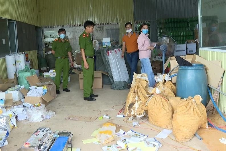 Kho sản xuất thuốc trừ sâu giả của nhóm người. (Ảnh: Công an Gia Lai)