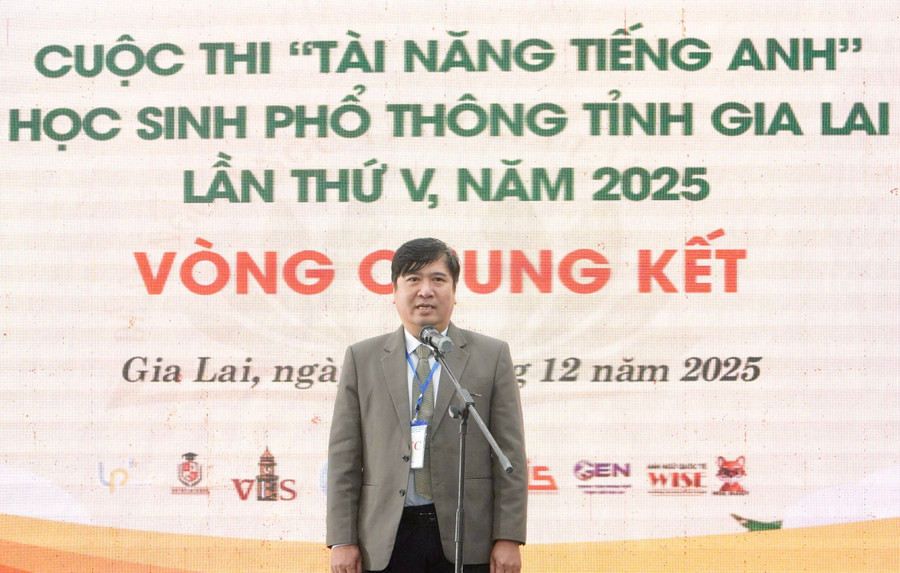 Ông Trần Bá Công, Phó Giám đốc Sở GD&ĐT Gia Lai phát biểu tại cuộc thi. z7326368186225-8a927d47a9c926baf83cb9eefb4e87f8.jpg