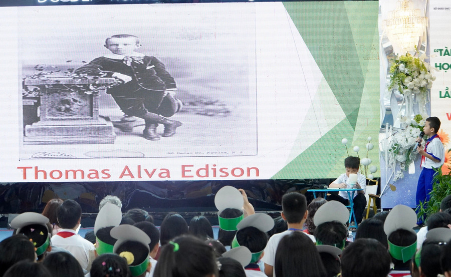 Các thí sinh tham gia phần thi tài năng. z7326368269255-ea98f3f7d8f6d3feea22950d425af8d2.jpg