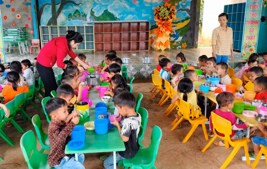 Thời gian qua, các trường ở huyện Đăk Tô (Kon Tum) làm tốt mô hình "Bán trú dân nuôi".