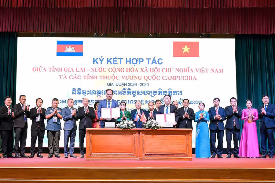 UBND tỉnh Gia Lai tổ chức Hội nghị ký kết hợp tác với các tỉnh thuộc Vương quốc Campuchia.