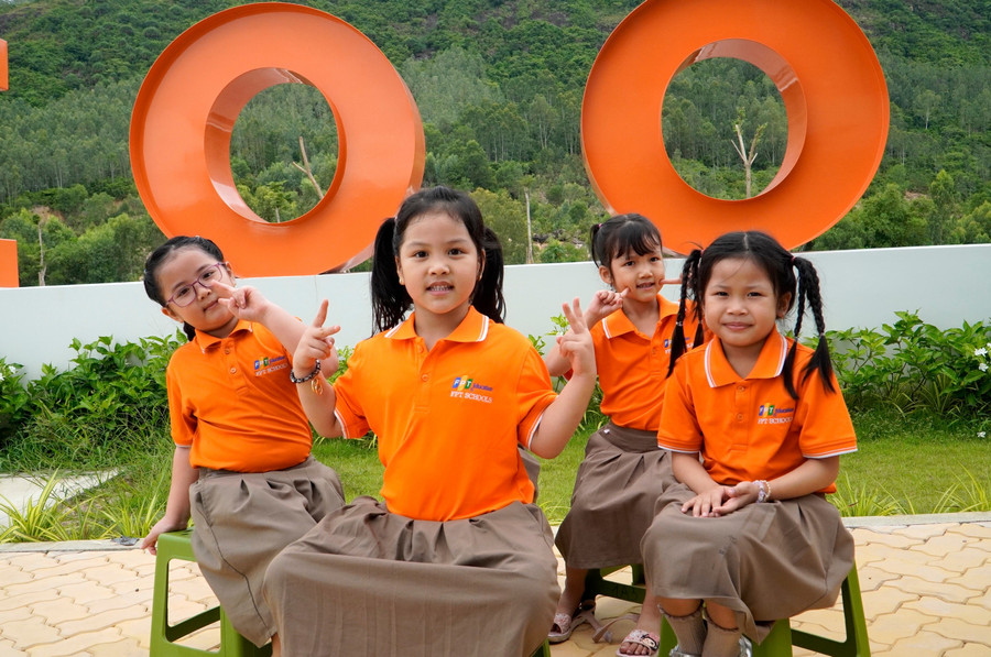 Học sinh học tính toán thông qua các trò chơi. dsc1537.jpg