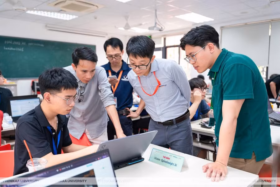 Nhóm sinh viên Trường CNTT, Đại học Phenikaa tham gia HSIL Global Hackathon 2026 - Vietnam Hub.