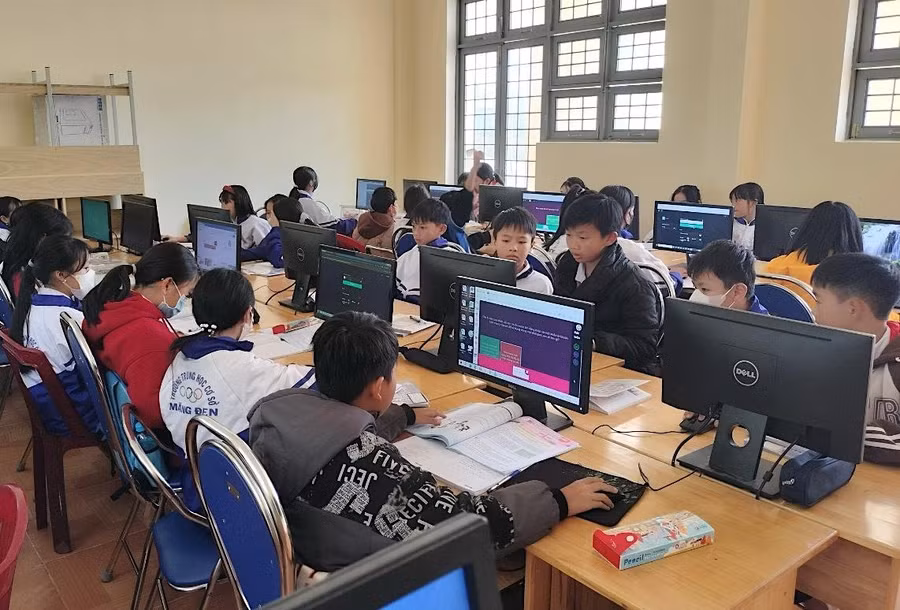 Huyện Kon Plông chăm lo đời sống cho trò nghèo