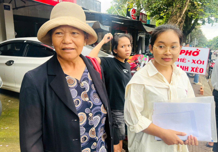 Em Nay Mai Ly hoàn thành tốt bài thi Ngữ văn, tự tin dự thi môn Toán. z6743397971911-5682fe90e96d6621f0652d115110d8be.jpg
