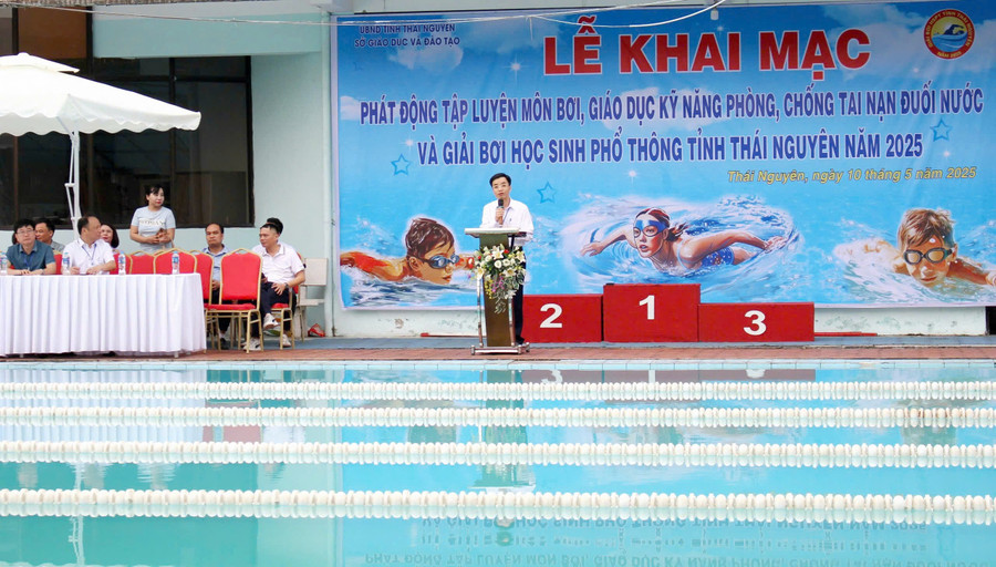 Ông Đào Xuân Tân, Phó Giám đốc Sở GD&ĐT Thái Nguyên phát biểu tại chương trình. bdc7e2a3350f8751de1e.jpg
