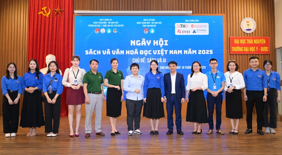 Tỉnh Đoàn, Hội Sinh viên tỉnh Thái Nguyên tổ chức chương trình ngày hội sách và văn hóa đọc với chủ đề "Sách và AI".