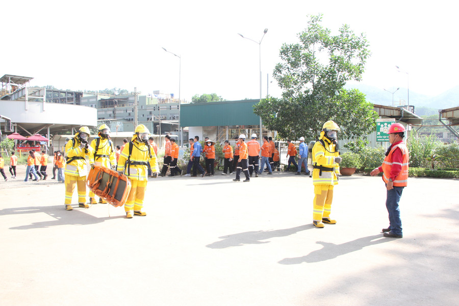 Núi Pháo phối hợp cùng Phòng Cảnh sát PCCC & CNCH - Công an tỉnh Thái Nguyên tổ chức thực hành phương án chữa cháy và cứu nạn, cứu hộ.
