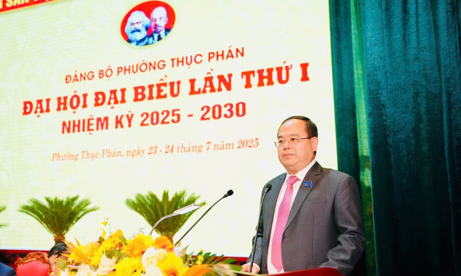 Ông Quản Minh Cường, Bí thư Tỉnh ủy, Trưởng Đoàn đại biểu Quốc hội tỉnh Cao Bằng, phát biểu chỉ đạo tại Đại hội Đảng bộ phường Thục Phán lần thứ nhất, nhiệm kỳ 2025-2030.