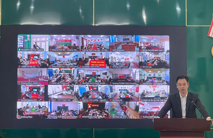 Ông Lưu Ngọc Trung, Phó Trưởng Ban Tuyên giáo và Dân vận Tỉnh ủy Thái Nguyên triển khai nội dung tại hội nghị. 