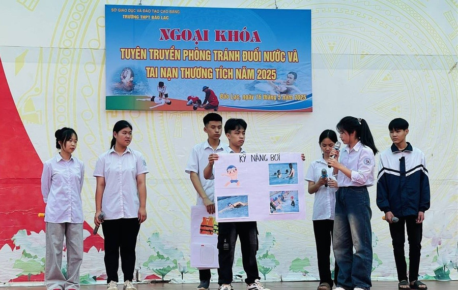 Một chương trình ngoại khóa, tuyên truyền giáo dục kỹ năng an toàn cho học sinh Trường THPT Bảo Lạc (Cao Bằng). bao-lac.jpg