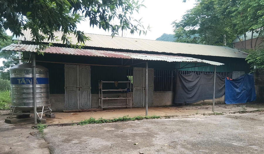 Căn phòng tạm của thầy trò điểm trường Khảm Khau (Trường Tiểu học xã Quốc Khánh, huyện Tràng Định, tỉnh Lạng Sơn).