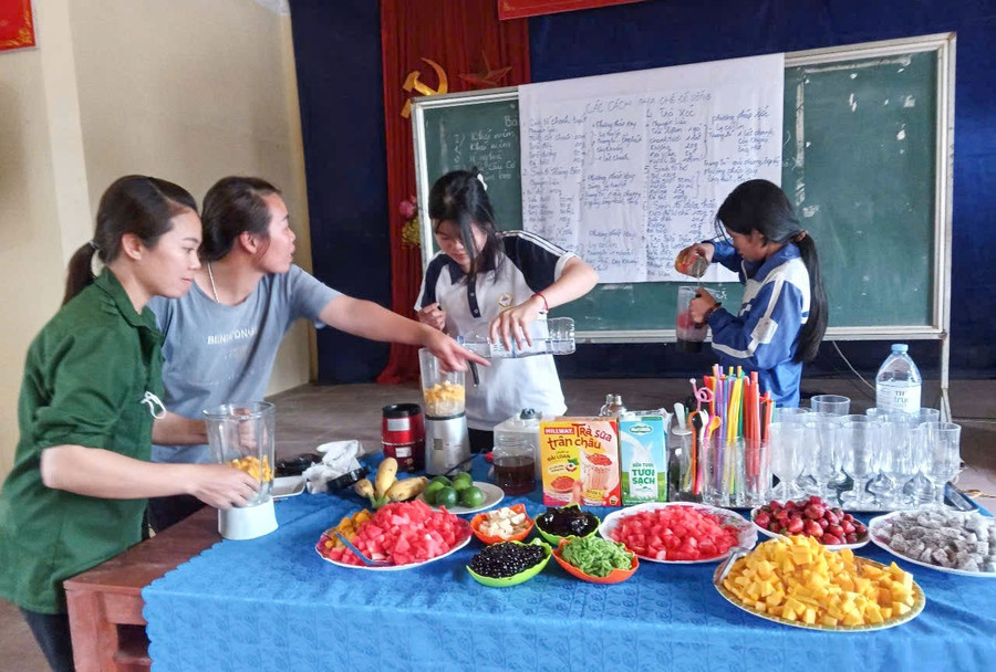 Học sinh Trung tâm GDNN - GDTX Phú Lương học nghề nấu ăn. nghe-nghiep-phu-luong.jpg