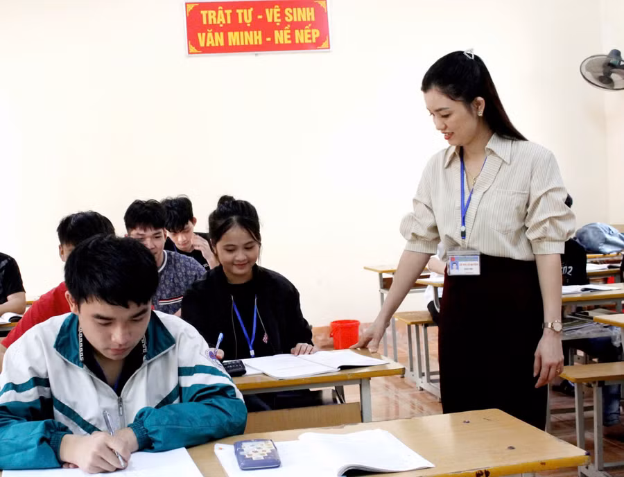 Triển khai ôn tập hiệu quả cho khối lớp 12 giáo dục thường xuyên