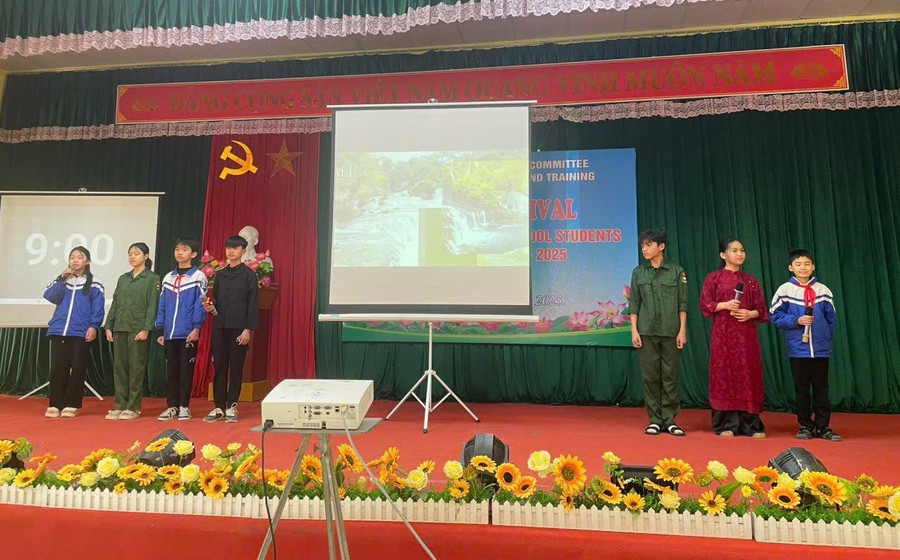 Trường Phổ thông dân tộc nội trú THCS&THPT Bình Gia (Lạng Sơn) tổ chức nhiều hoạt động bổ ích và sáng tạo cho học sinh. binh-gia-1.jpg