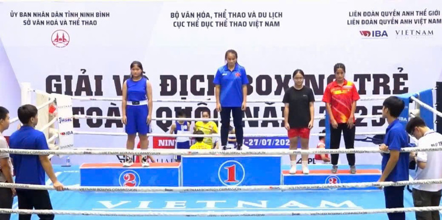 Vận động viên của tỉnh Cao Bằng giành Huy chương Vàng tại Giải Vô địch Boxing trẻ toàn quốc năm 2025.