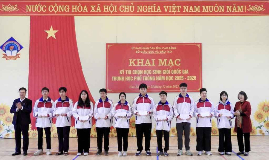 cao-bang-khai-mac-thi-hoc-sinh-gioi-quoc-gia-2.jpg