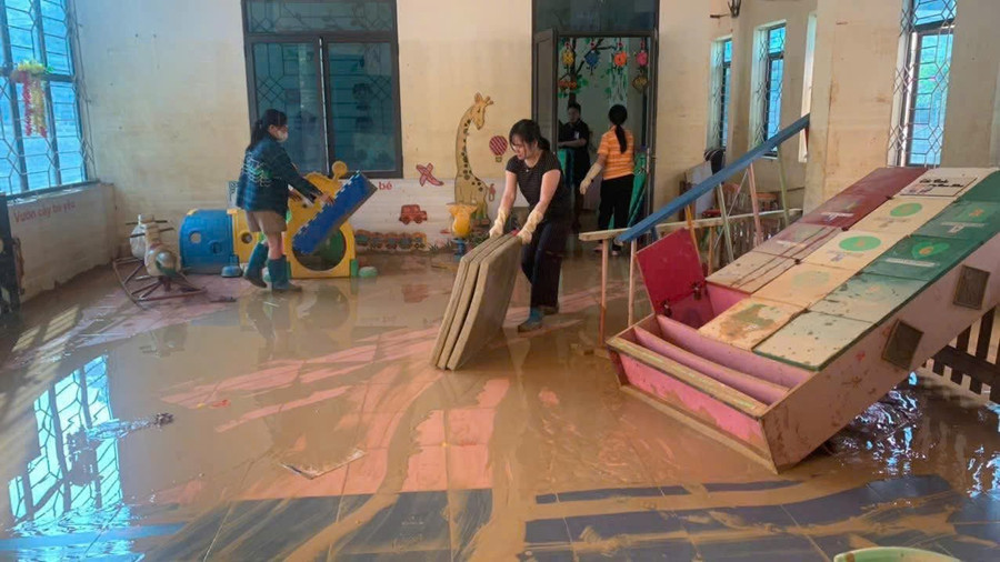 Nhiều đồ đạc, thiết bị đã hỏng hóc. 792070b0b5c7389961d6.jpg