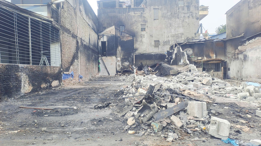 Toàn bộ ngôi nhà của học sinh Phan Yến Trang bị đám cháy thiêu rụi. 2d4e8d3b495efc00a54f.jpg