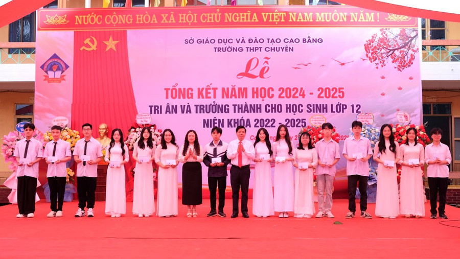 Tỉnh Cao Bằng sẽ tiếp tục tập trung đầu tư phát triển giáo dục mũi nhọn song hành với nâng cao chất lượng giáo dục tại vùng sâu, vùng xa. truong-thpt-chuyen-cao-bang.jpg