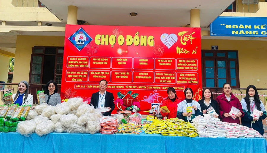 Phiện chợ 0 đồng tại trường THPT Bình Yên (Định Hóa, Thái Nguyên)