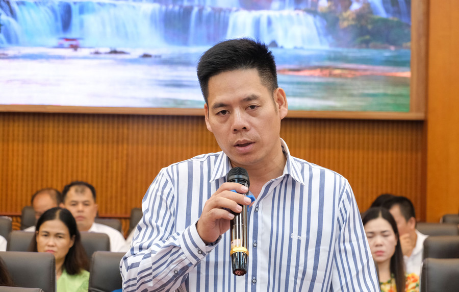 Tan Giang ward leaders discuss educational management when implementing two-level local government. phuong-tan-giang.jpg