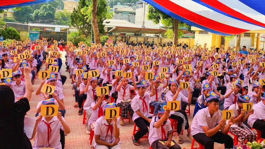 Hội thi "Rung chuông vàng" tổ chức tại Trường THCS thị trấn Bảo Lạc. rung-chuong-vang-cao-bang-2.jpg