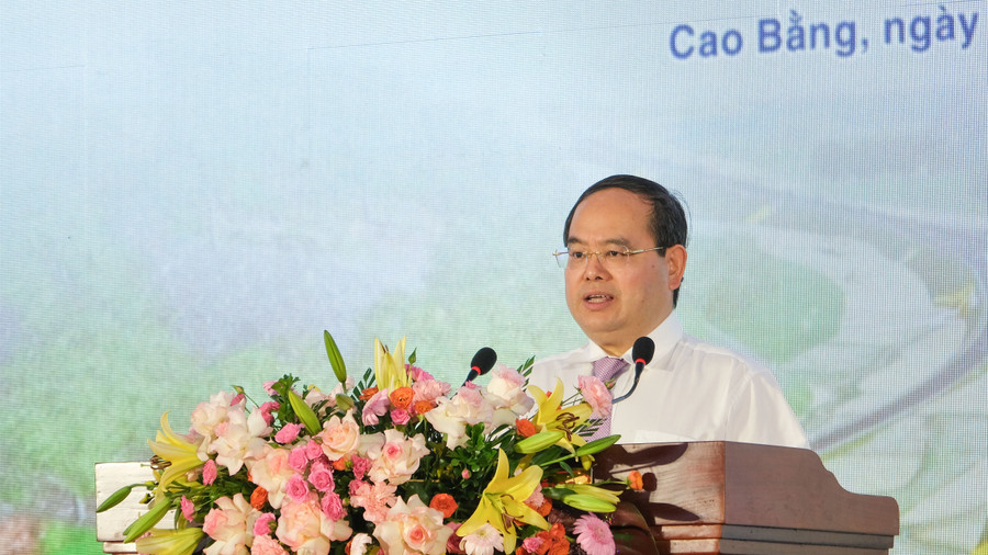 Ông Quản Minh Cường, Bí thư Tỉnh ủy, Trưởng Đoàn đại biểu Quốc hội tỉnh Cao Bằng phát biểu tại Lễ khởi công. khoi-cong-cao-toc-4.jpg