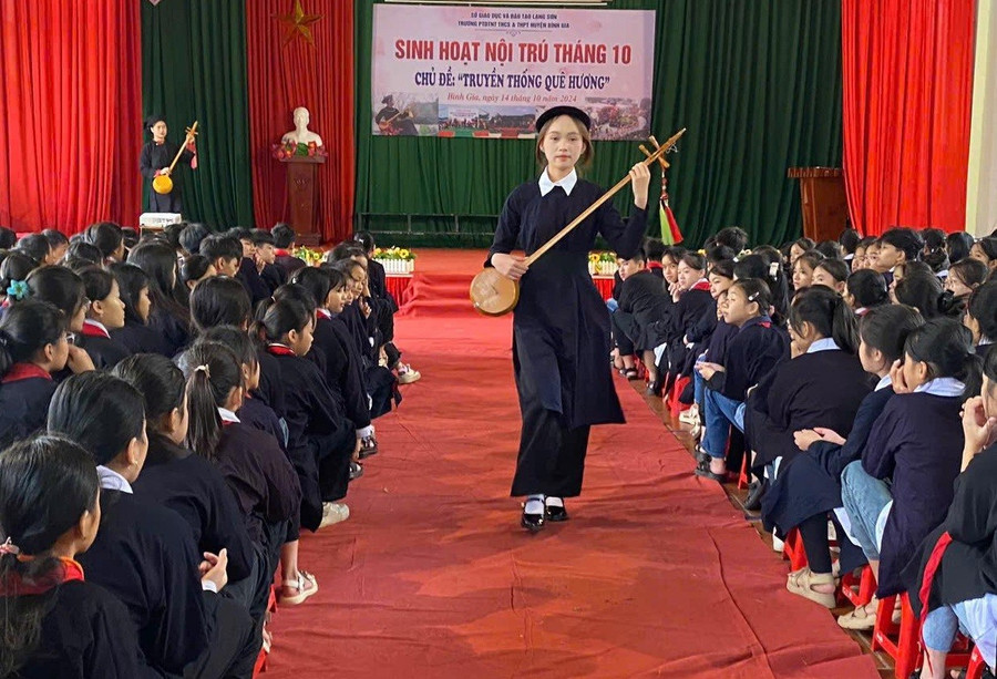 Một chương trình ngoại khóa giàu ý nghĩa tại Trường Phổ thông dân tộc nội trú THCS&THPT Bình Gia (Lạng Sơn).