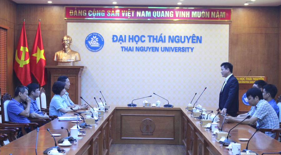 Quang cảnh buổi làm việc. img-2759.jpg