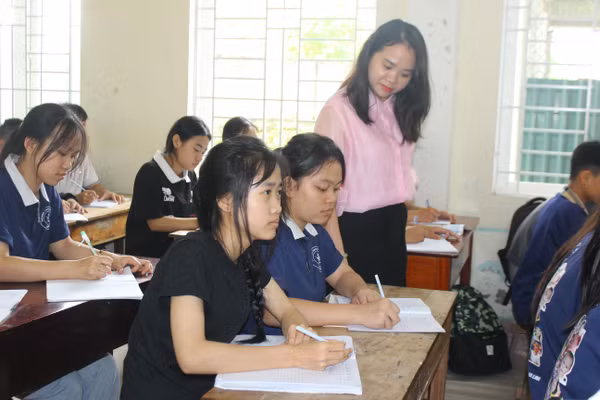 Việc sớm ổn định công tác trước thềm năm học mới giúp thầy cô yên tâm giảng dạy, tập trung nâng cao chất lượng giáo dục.