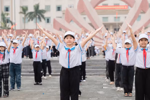 Học sinh Hà Tĩnh đồng diễn chào mừng Đại hội Đoàn tỉnh lần thứ XIX. 