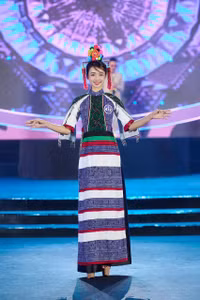 Nhan sắc xinh đẹp của nữ sinh Đại học Hà Nội đạt giải Á khôi Tây Bắc 