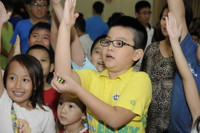 Thứ trưởng Bộ GD&ĐT vui Tết Trung thu cùng các cháu thiếu nhi ảnh 4